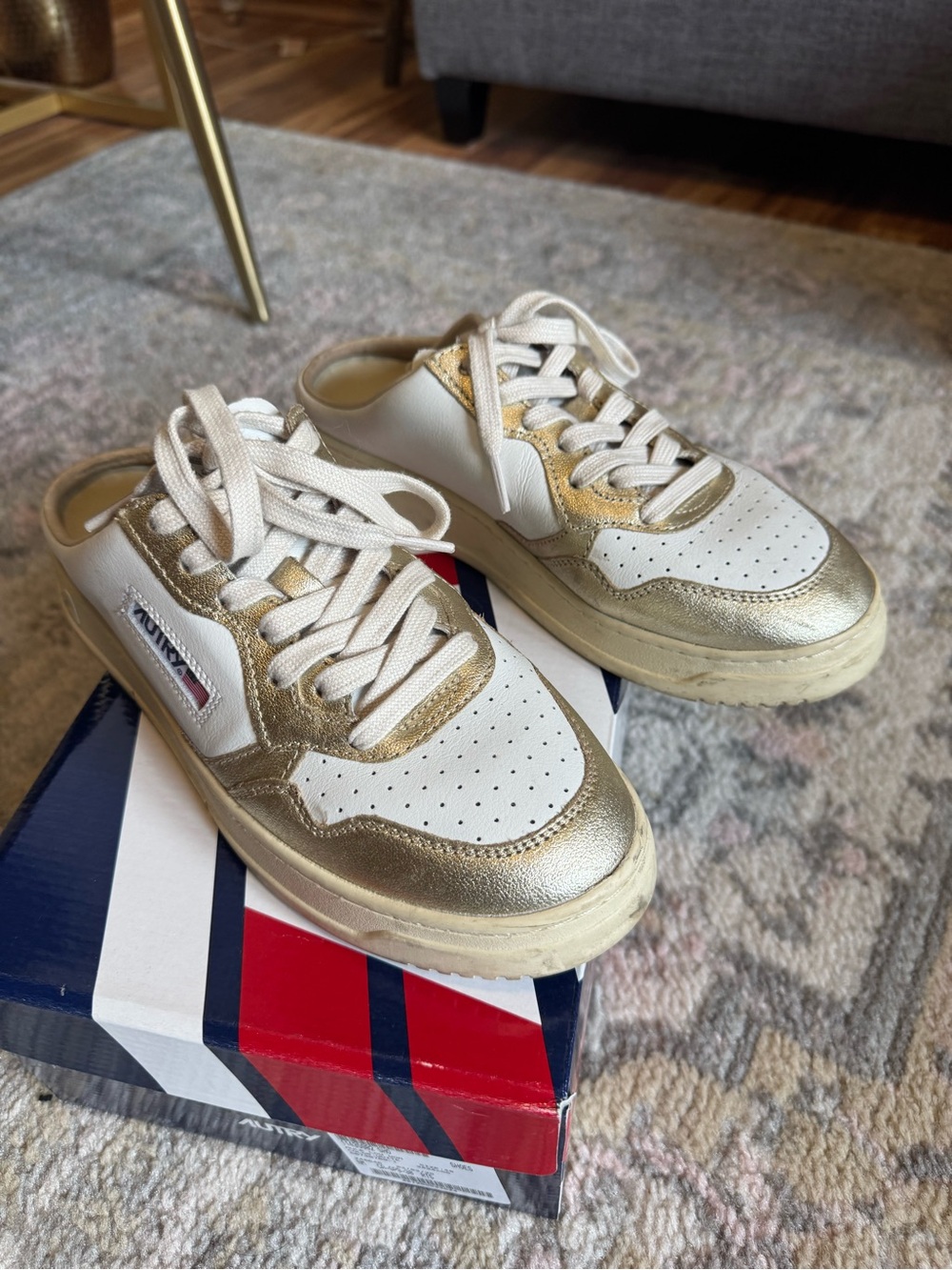AUTRY mule sneaker
Gold, white
40